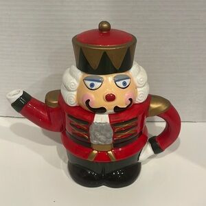 PRE-OWNED HIMARK NUTCRACKER TEAPOT